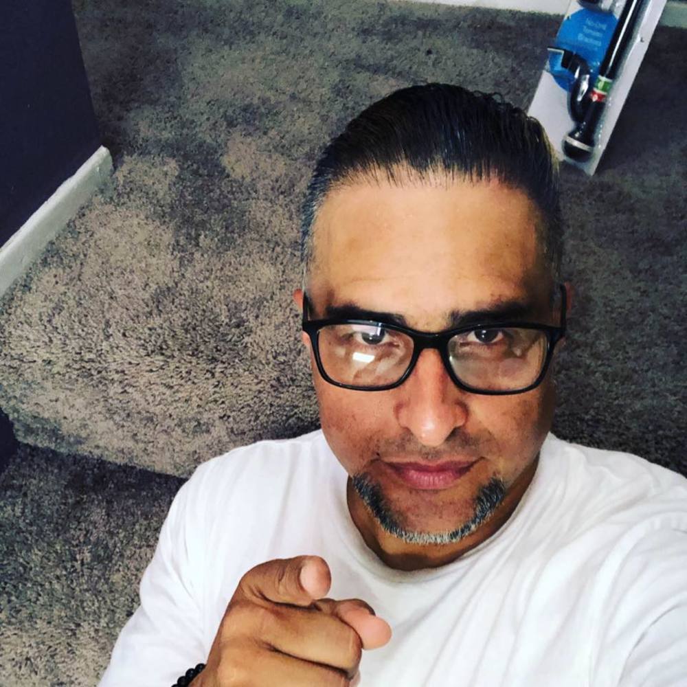 Meet your Posher, Rene